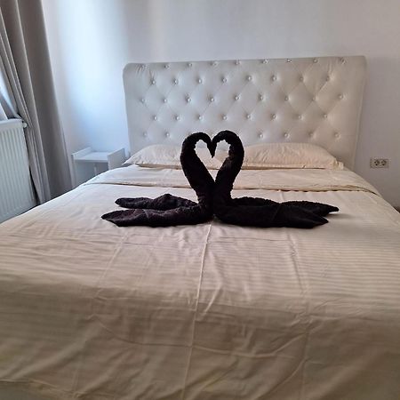 Luxury Daniel Apartament Residence Militari Roşu Εξωτερικό φωτογραφία