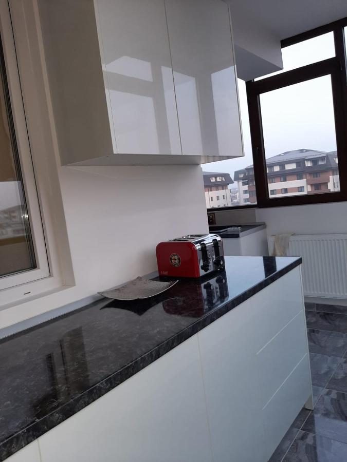 Luxury Daniel Apartament Residence Militari Roşu Εξωτερικό φωτογραφία