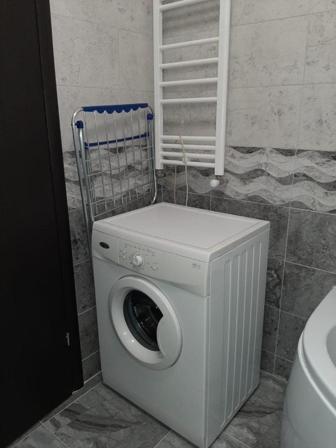 Luxury Daniel Apartament Residence Militari Roşu Εξωτερικό φωτογραφία