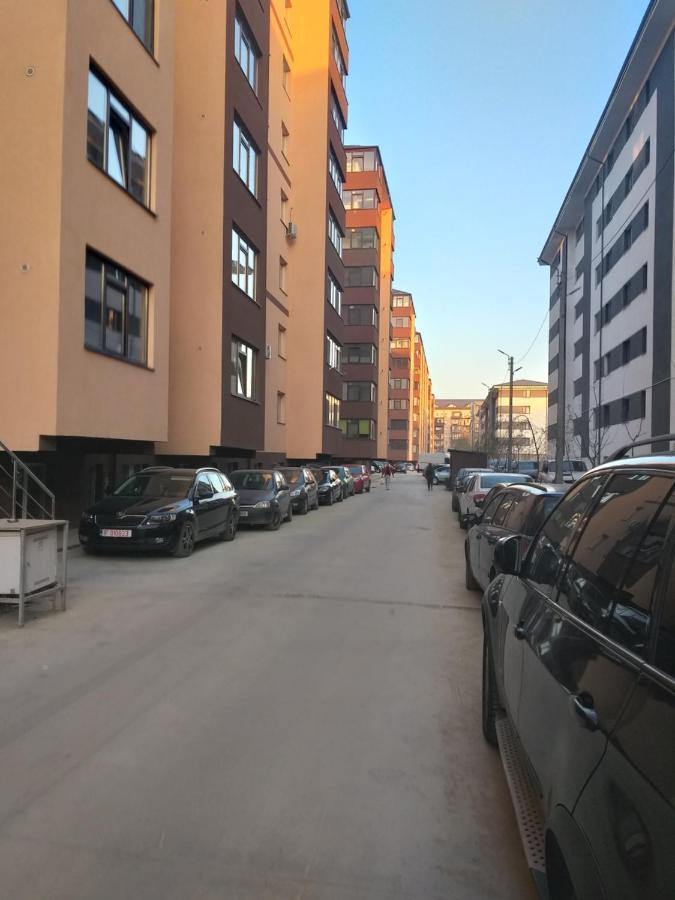 Luxury Daniel Apartament Residence Militari Roşu Εξωτερικό φωτογραφία