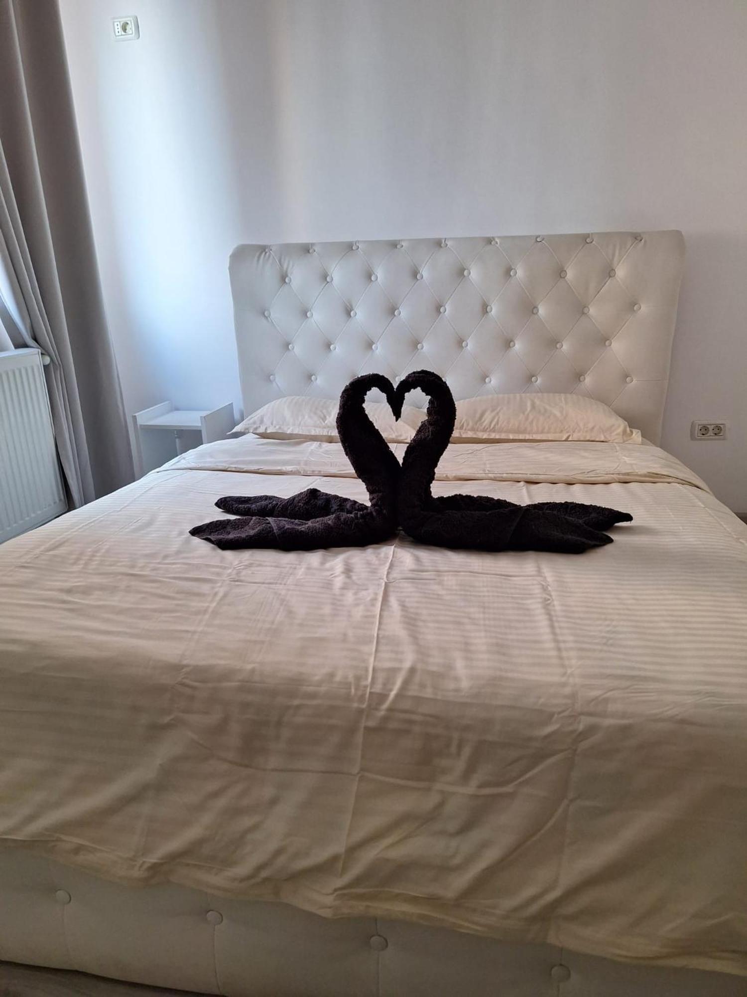 Luxury Daniel Apartament Residence Militari Roşu Εξωτερικό φωτογραφία