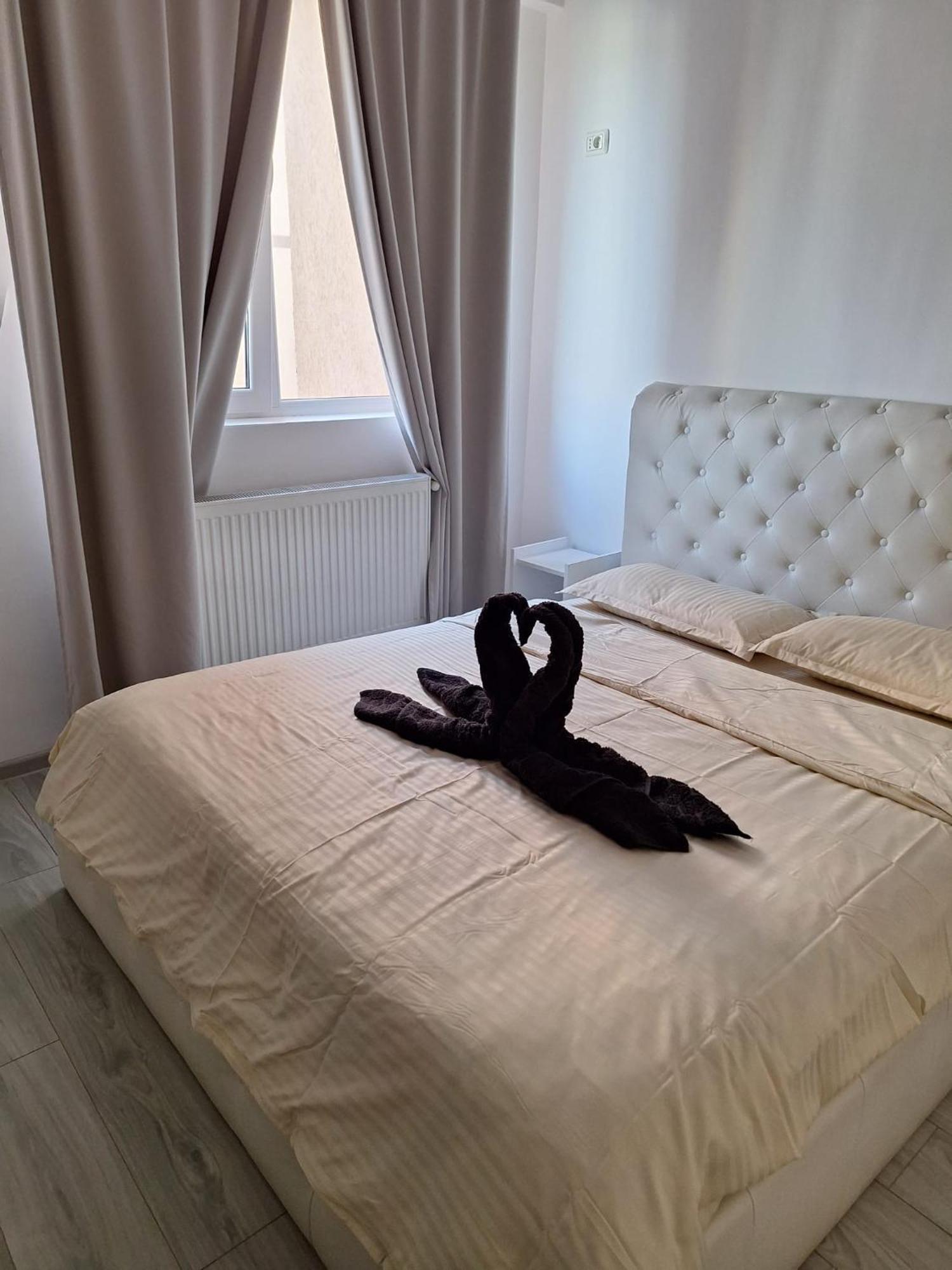 Luxury Daniel Apartament Residence Militari Roşu Εξωτερικό φωτογραφία